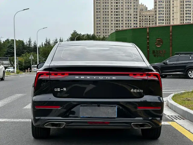 Bestune B70 — Фото автомобиля 12