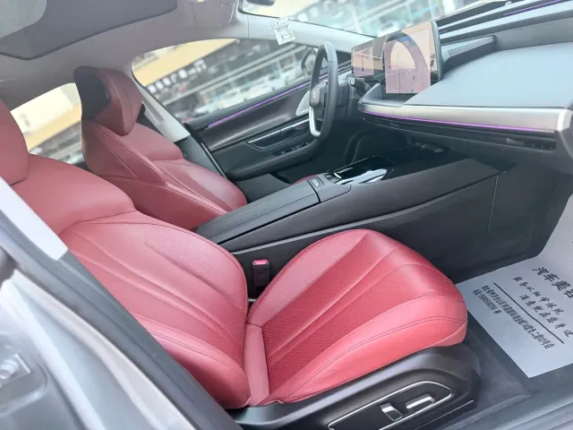 Xpeng P7 — Фото автомобиля 14