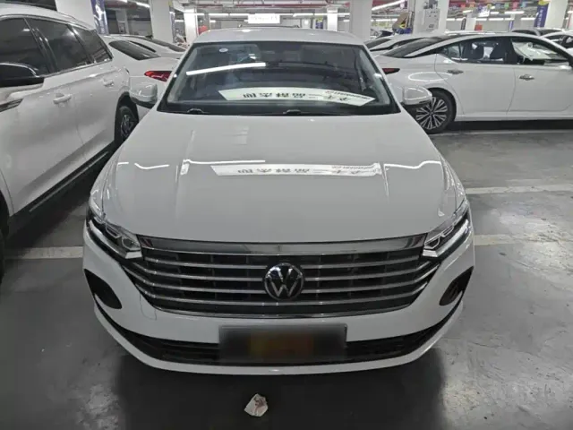 Volkswagen Lavida — Фото автомобиля 2