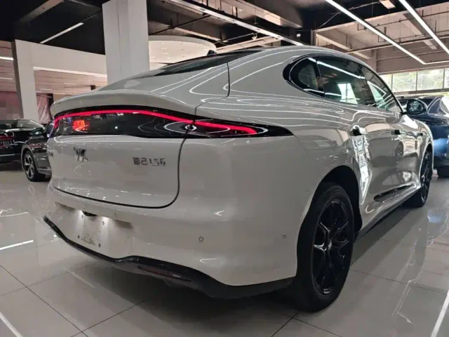 IM Motors LS6 — Фото автомобиля 6