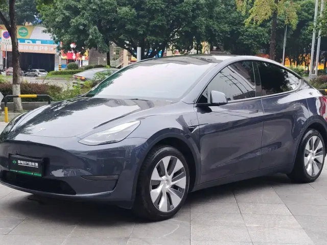 Фотография автомобиля — Tesla Model Y