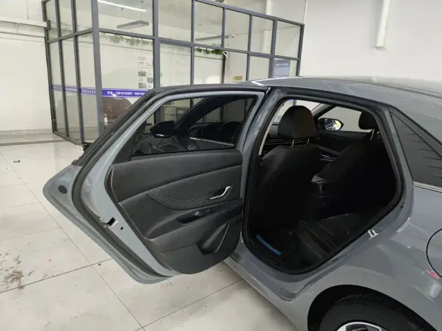 Hyundai Elantra — Фото автомобиля 6