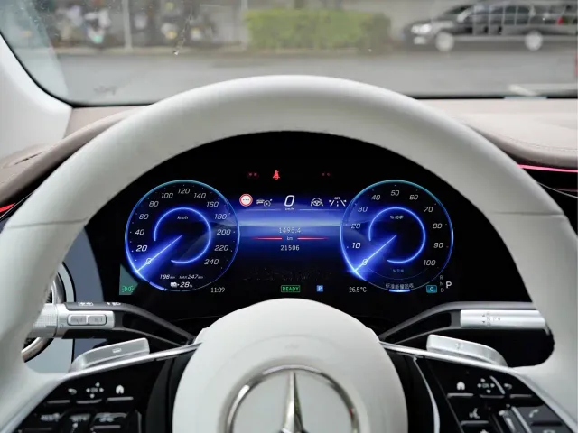 Mercedes-Benz EQS SUV — Фото автомобиля 9