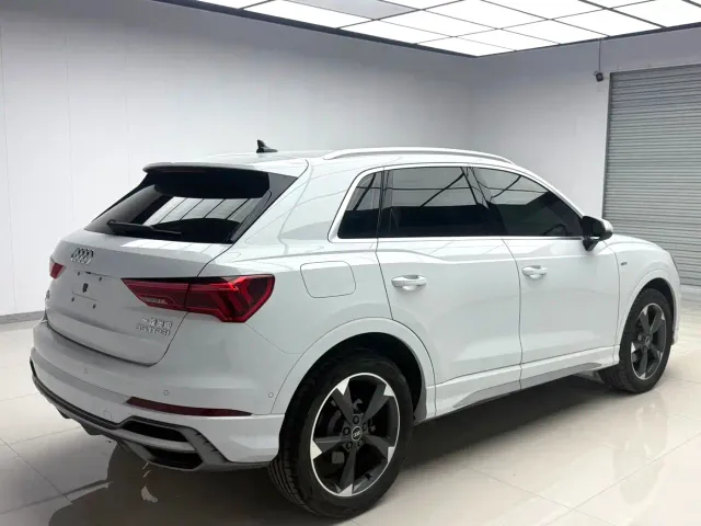 Audi Q3 — Фото автомобиля 5