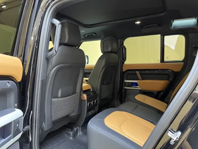 Land Rover Defender — Фото автомобиля 13