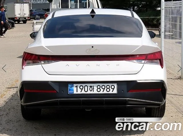 Hyundai Avante CN7 — Фото автомобиля 4