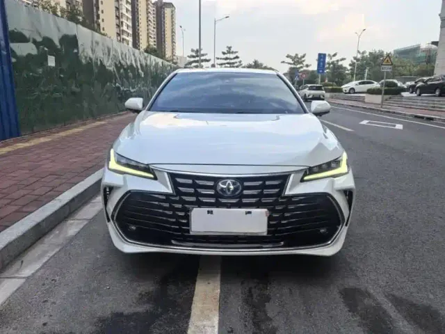 Toyota Avalon — Фото автомобиля 2