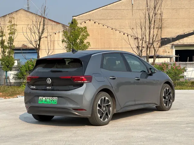 Volkswagen ID.3 — Фото автомобиля 8