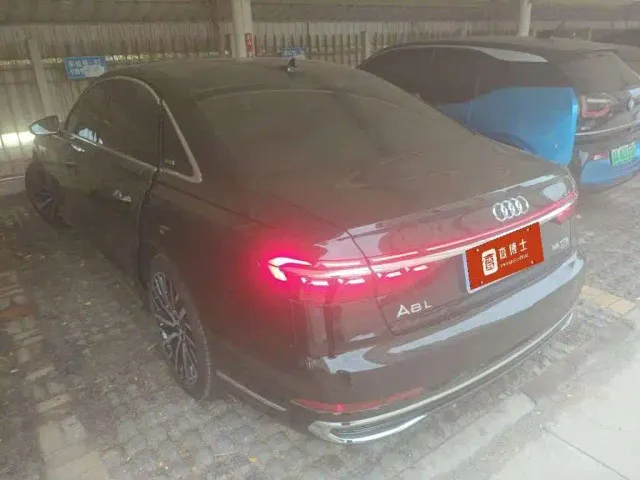 Audi A8 — Фото автомобиля 2
