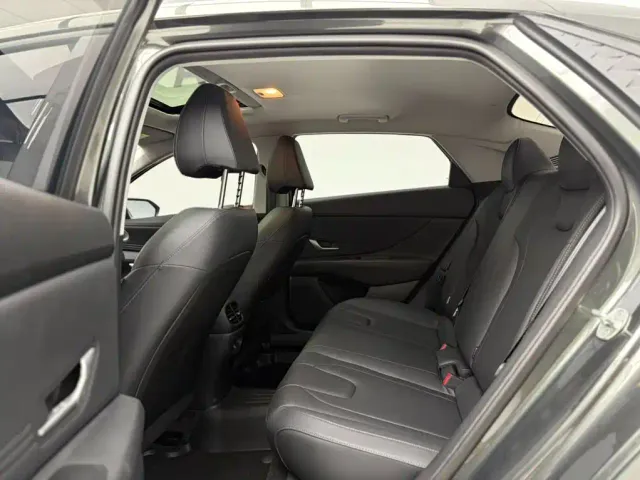 Hyundai Elantra — Фото автомобиля 16