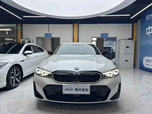 BMW 3 Series — Фото автомобиля 2