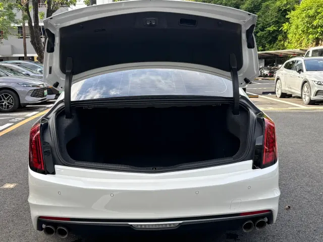 Cadillac CT6 — Фото автомобиля 16