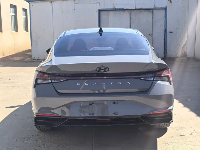 Hyundai Elantra — Фото автомобиля 5