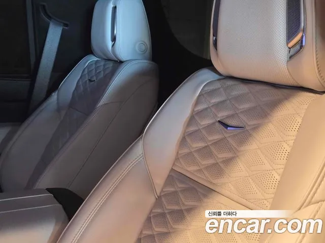 Cadillac Escalade — Фото автомобиля 6
