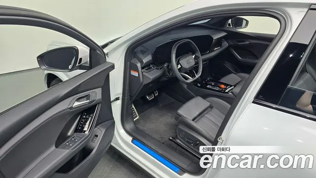 Audi Q6 e-tron — Фото автомобиля 7