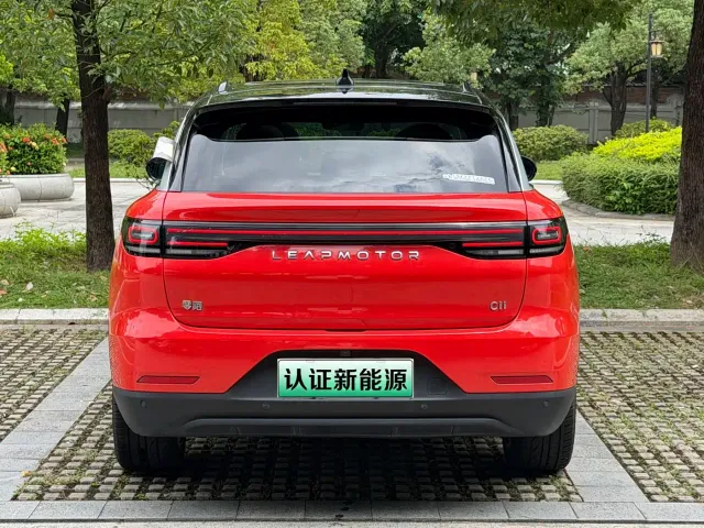 Leapmotor C11 — Фото автомобиля 16