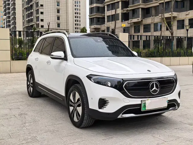 Mercedes-Benz EQB — Фото автомобиля 3