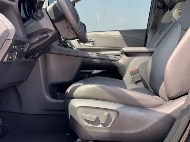 Toyota Granvia — Фото автомобиля 9