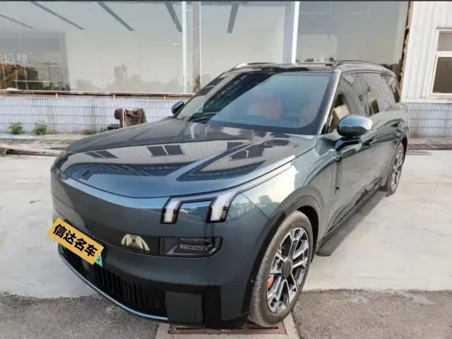 Фотография автомобиля — Lynk & Co 900