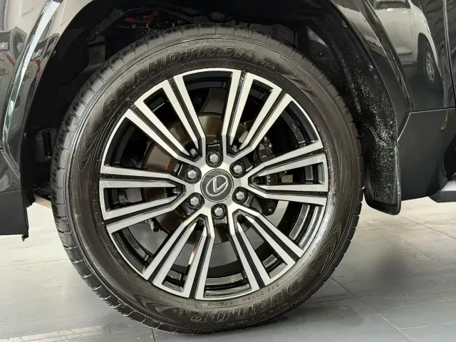 Lexus LX — Фото автомобиля 4