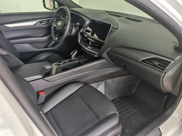 Cadillac CT5 — Фото автомобиля 9