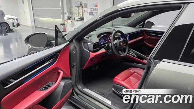 Porsche Macan Electric — Фото автомобиля 15