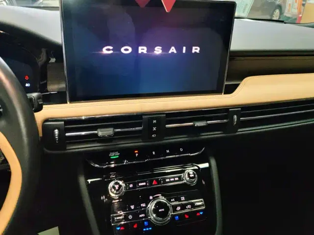 Lincoln Corsair — Фото автомобиля 13