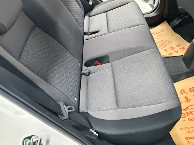 Honda Fit — Фото автомобиля 10