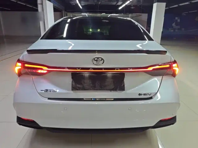 Toyota Avalon — Фото автомобиля 5