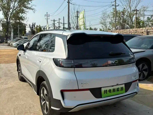 BYD Sealion 05 EV — Фото автомобиля 8