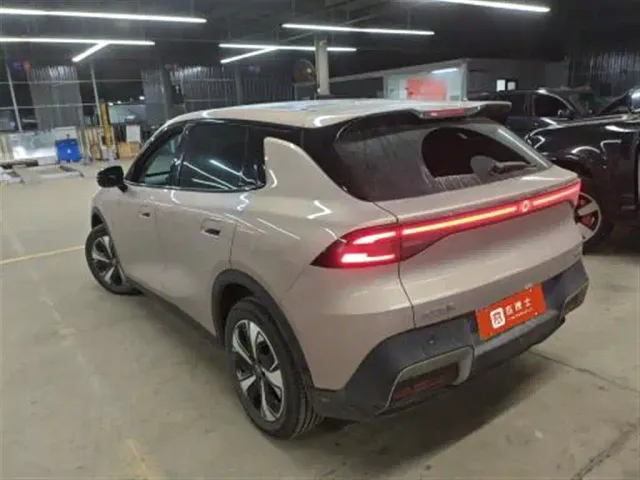 Changan Qiyuan Q05 — Фото автомобиля 3