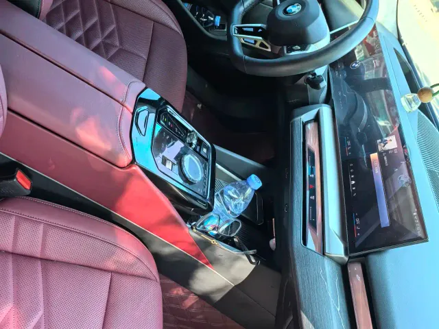BMW 5 Series — Фото автомобиля 9