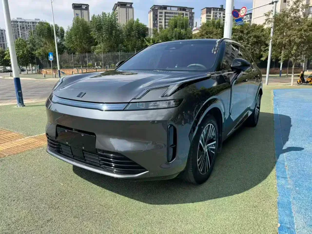 Фотография автомобиля — Lynk & Co 08 EM-P