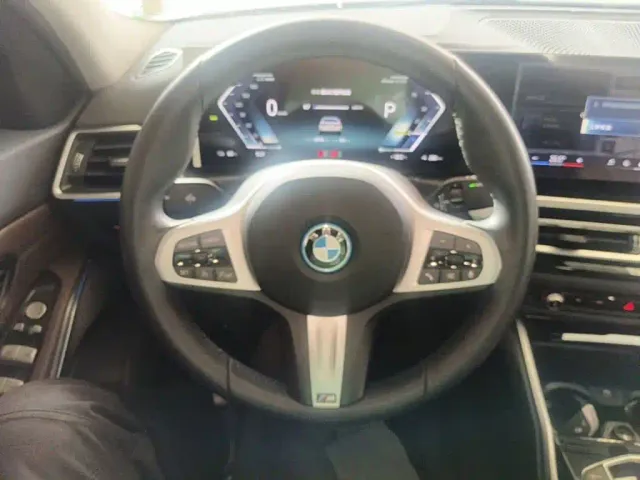 BMW i3 — Фото автомобиля 10