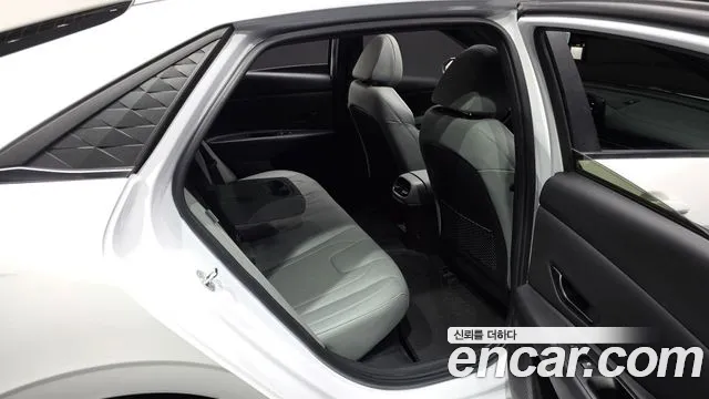Hyundai Avante CN7 — Фото автомобиля 12