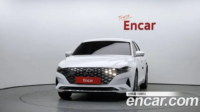 Hyundai Grandeur (New) Hybrid — Фото автомобиля 3