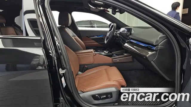 BMW i5 G60 — Фото автомобиля 11