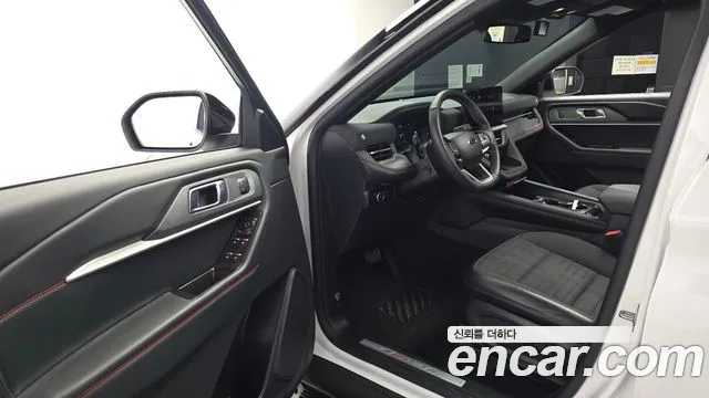 Ford Explorer — Фото автомобиля 10