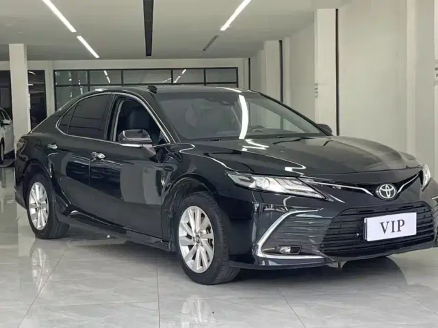 Toyota Camry — Фото автомобиля 3