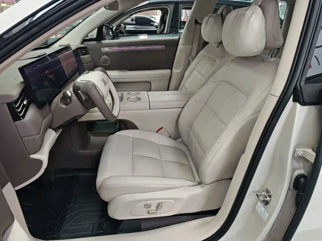 IM Motors LS6 — Фото автомобиля 14