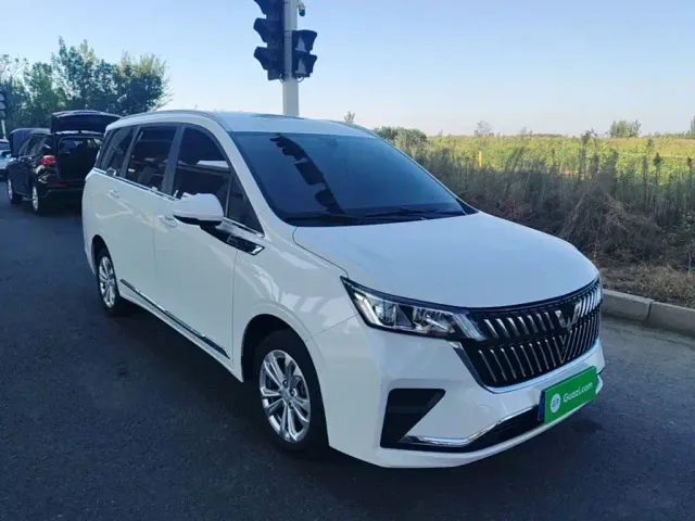 Wuling Jiachen — Фото автомобиля 3