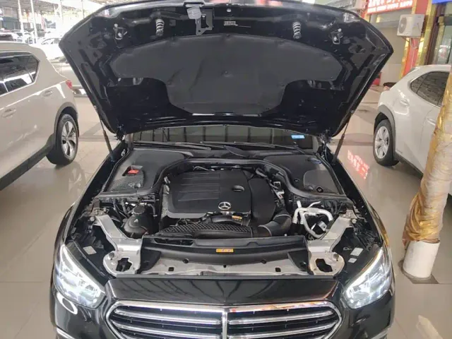 Mercedes-Benz E-Class — Фото автомобиля 19