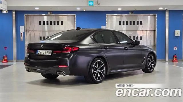 BMW 5 Series — Фото автомобиля 2