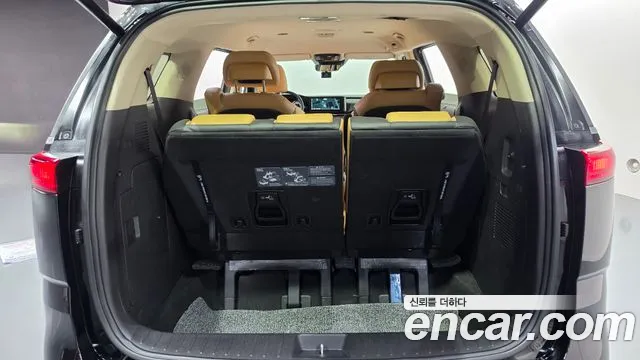 Kia Carnival Generation 4 — Фото автомобиля 24