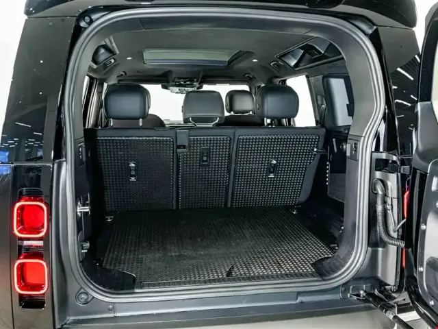 Land Rover Defender — Фото автомобиля 24