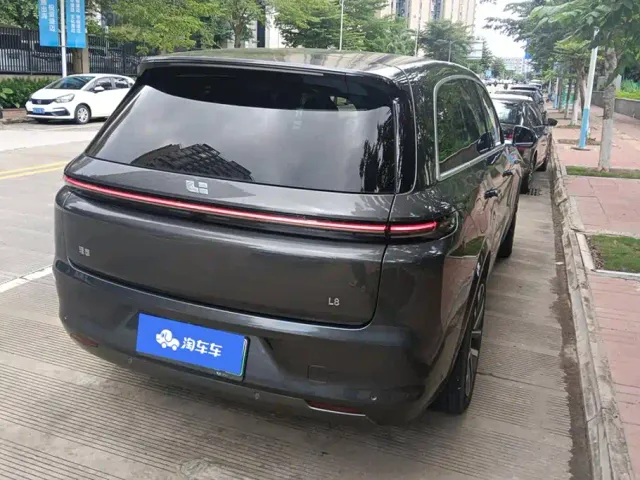 Li Auto L8 — Фото автомобиля 3