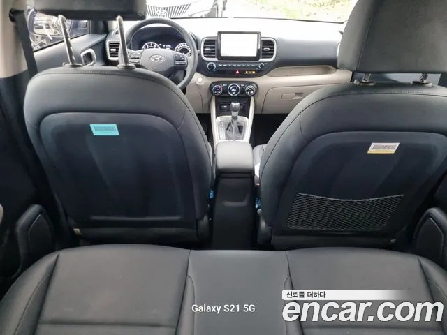 Hyundai Venue — Фото автомобиля 15