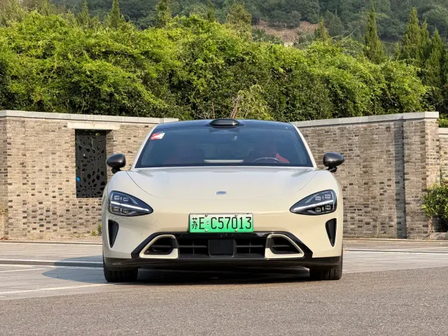 Xiaomi SU7 — Фото автомобиля 2