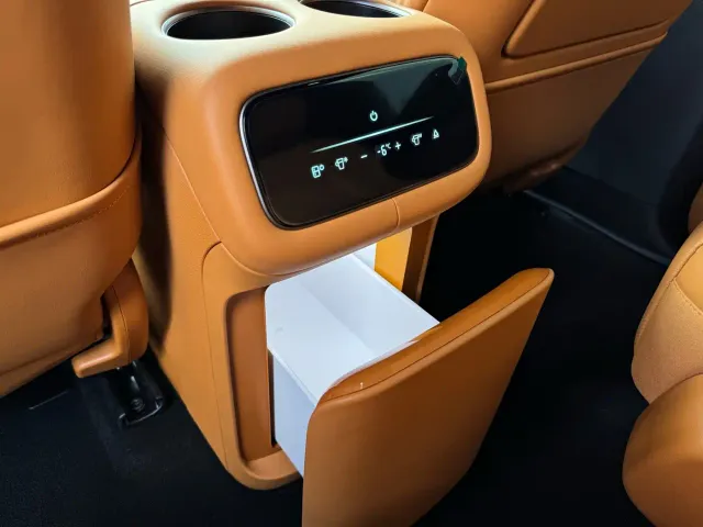 IM Motors LS8 — Фото автомобиля 8