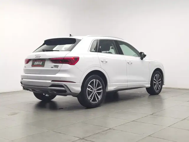 Audi Q3 — Фото автомобиля 2